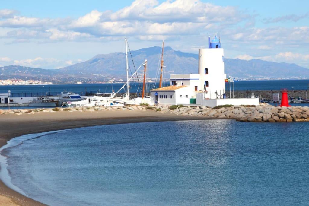 Apartamento Entero Con Solarium En Sabinillas, Con Piscina Y Al Lado Del Puerto De La Duquesa Manilva Exterior photo