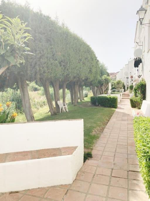 Apartamento Entero Con Solarium En Sabinillas, Con Piscina Y Al Lado Del Puerto De La Duquesa Manilva Exterior photo